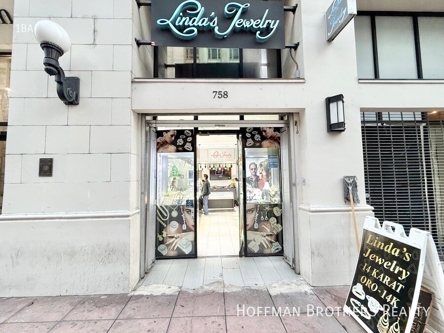 750 S Broadway, Los Angeles, CA à louer Photo intérieure- Image 1 de 6