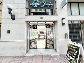 750 S Broadway, Los Angeles, CA à louer Photo intérieure- Image 1 de 6