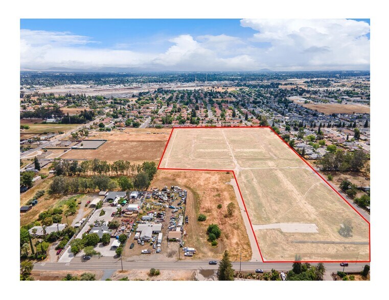 3276 N Blythe Ave, Fresno, CA à vendre - Photo du bâtiment - Image 2 de 4