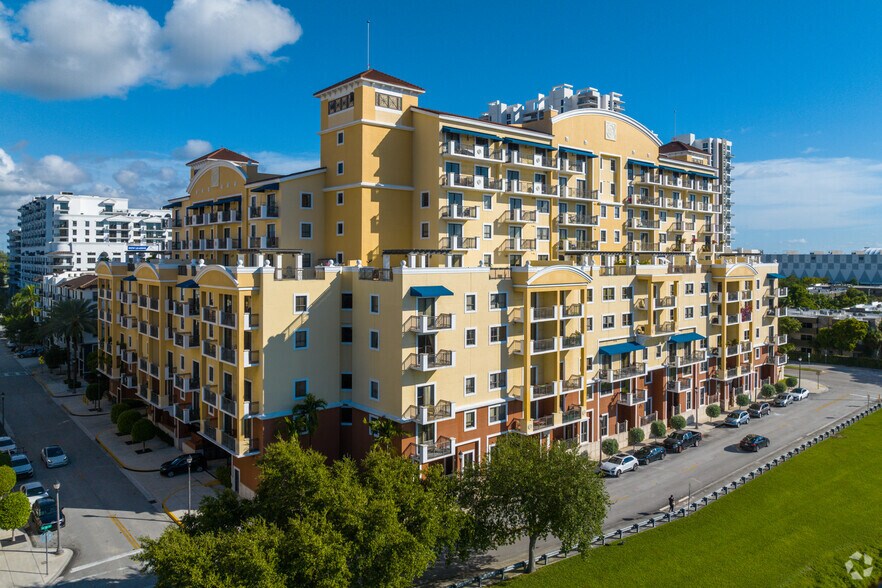 8390 SW 72nd Ave, Miami, FL à vendre - Photo du bâtiment - Image 3 de 4