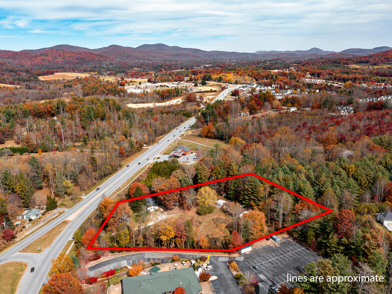 2620 Chimney Rock Rd, Hendersonville, NC for sale - Primary Photo - Image 1 of 1