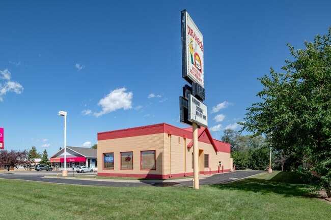 Plus de détails pour 2070 S Koeller St, Oshkosh, WI - Commerce de détail à vendre
