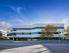 6345 Balboa Blvd, Encino, CA à louer Photo du bâtiment- Image 2 de 4