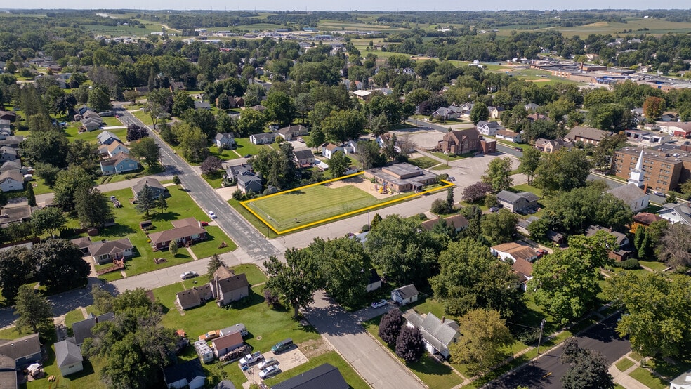 223 E 5th St, Zumbrota, MN à vendre - Photo du bâtiment - Image 2 de 20