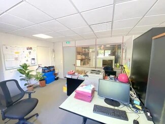 Plus de détails pour Rue Des Cayennes, Conflans-Sainte-Honorine - Bureau à louer