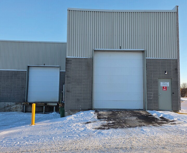 3539-3591 Rue Ashby, Saint-Laurent, QC à louer - Photo du bâtiment - Image 3 de 8