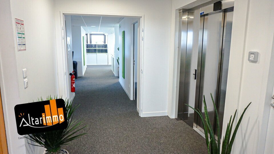 Office in Chartres for lease - Interior Photo - Image 3 of 10