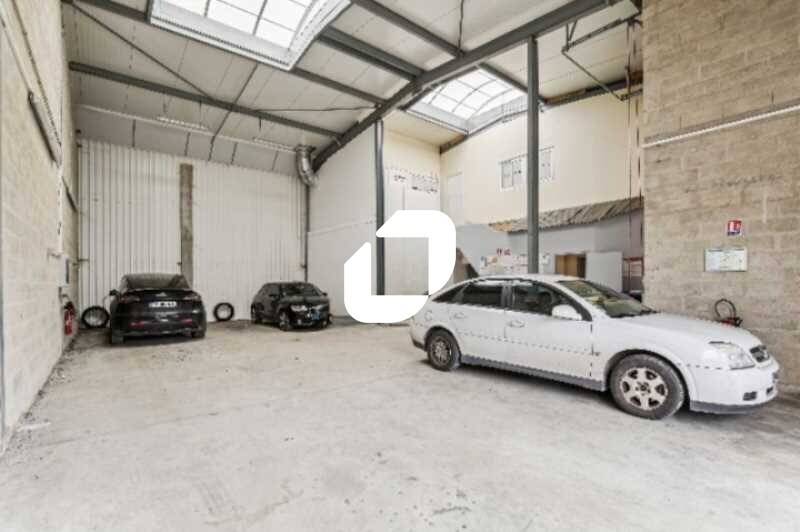 13 Rue Gambetta, Stains for lease - Building Photo - Image 2 of 12