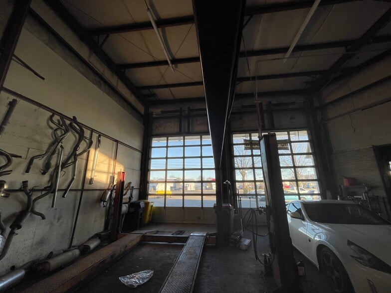 2285 Crain Hwy, Waldorf, MD for sale - Building Photo - Image 3 of 7