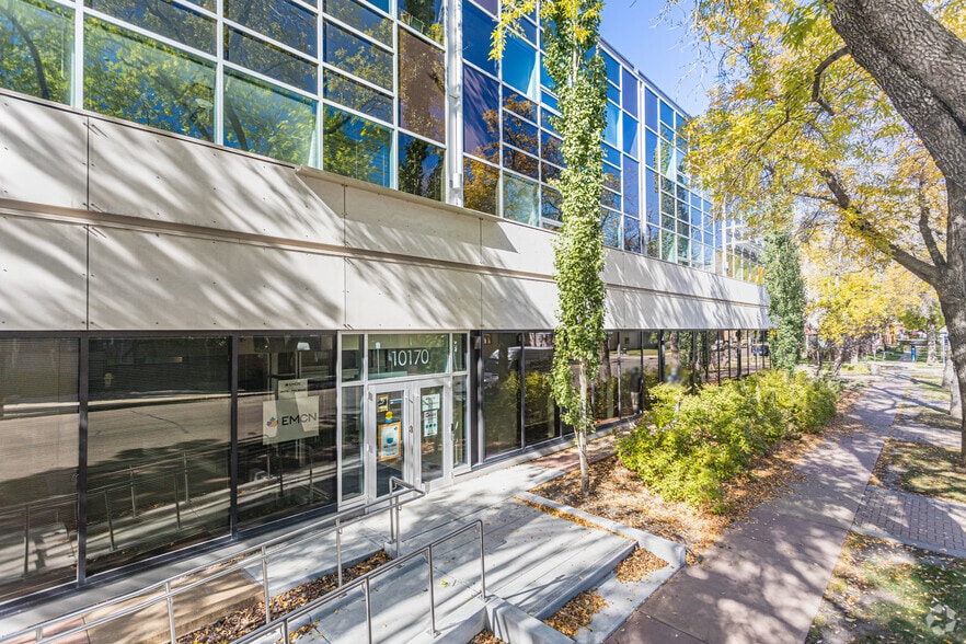 10180 112th St NW, Edmonton, AB for lease - Building Photo - Image 3 of 8