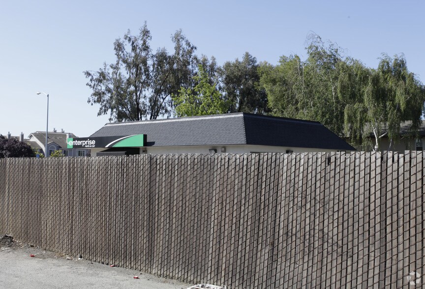 5555 Stevenson Blvd, Fremont, CA à louer - Photo du bâtiment - Image 3 de 3
