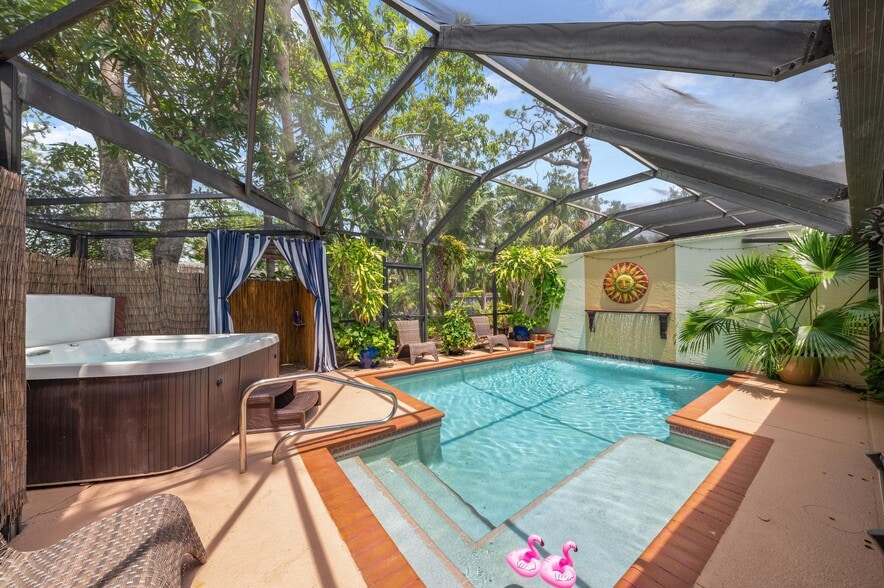 941 Virginia Dr, Sarasota, FL for sale - Building Photo - Image 3 of 17