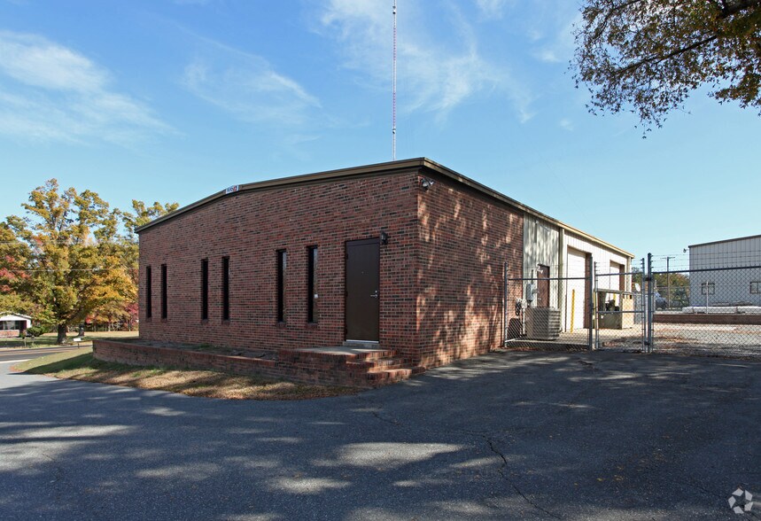 7608 Grier Rd, Charlotte, NC à vendre - Photo principale - Image 1 de 2