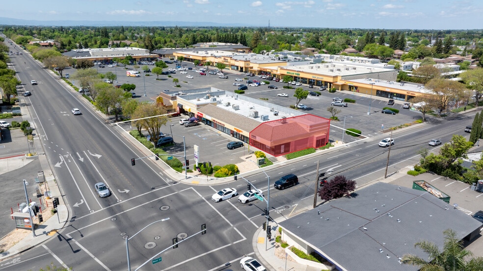 2 W Court St, Woodland, CA for lease - Building Photo - Image 2 of 13