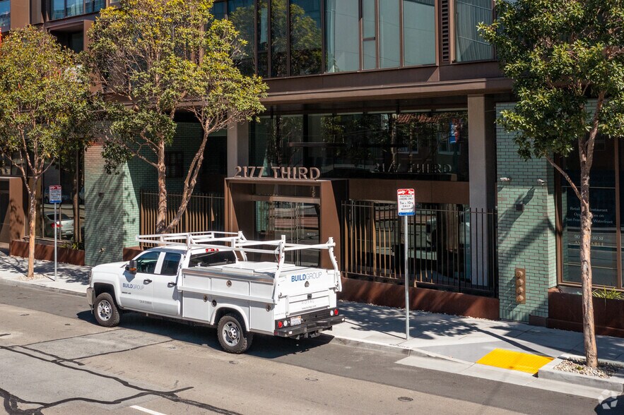 2177 3rd St, San Francisco, CA for lease - Building Photo - Image 2 of 5