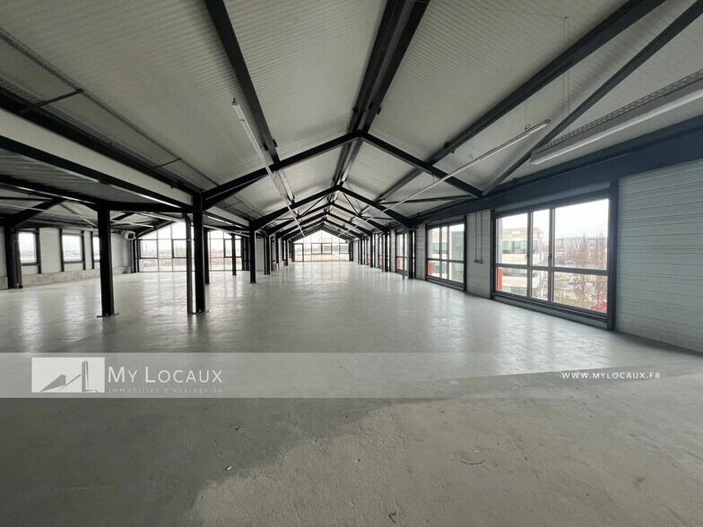 Flex dans Nanterre à louer - Photo du bâtiment - Image 2 de 7