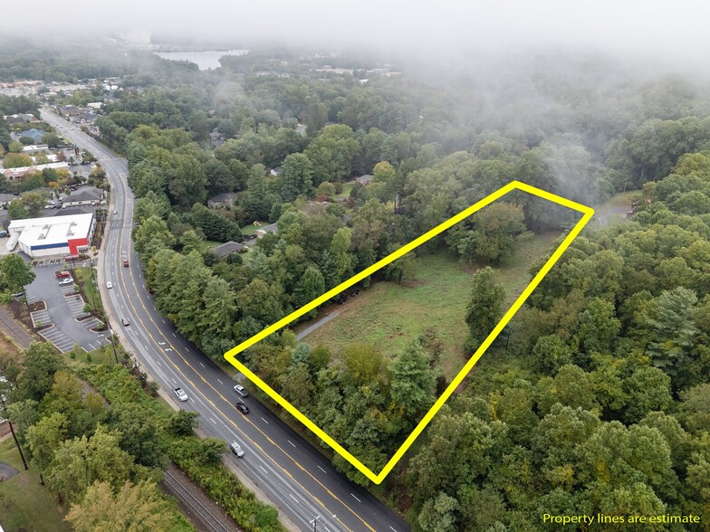 1945 Hendersonville Rd, Asheville, NC for sale - Building Photo - Image 3 of 13