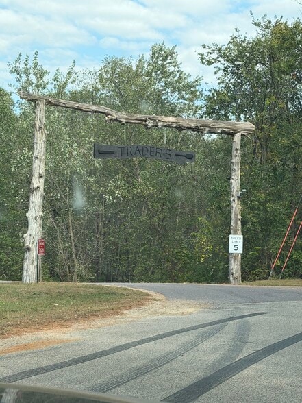 Traders Island Campground Portfolio Sale portefeuille de 2 propriétés à vendre sur LoopNet.ca - Photo du bâtiment - Image 3 de 10