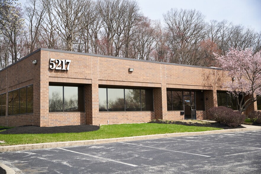 5217 Militia Hill Rd, Plymouth Meeting, PA à vendre - Photo du bâtiment - Image 1 de 14