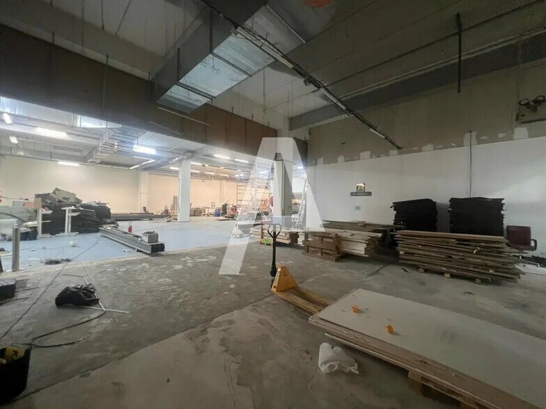 Flex dans Ivry-sur-Seine à louer - Photo du bâtiment - Image 2 de 4