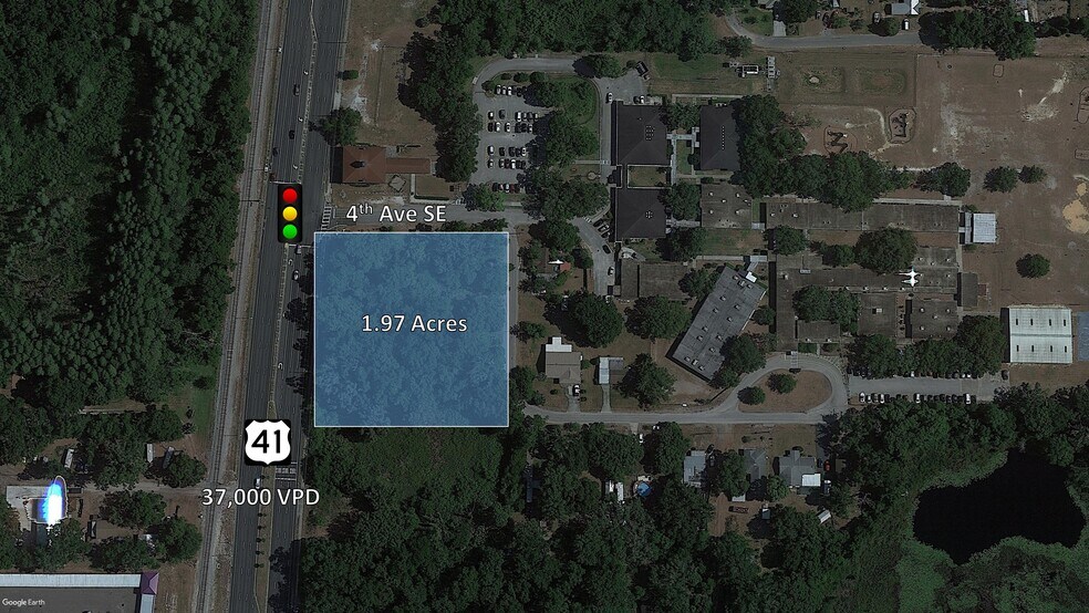 5 4th Ave, Lutz, FL à louer - Photo du bâtiment - Image 2 de 7