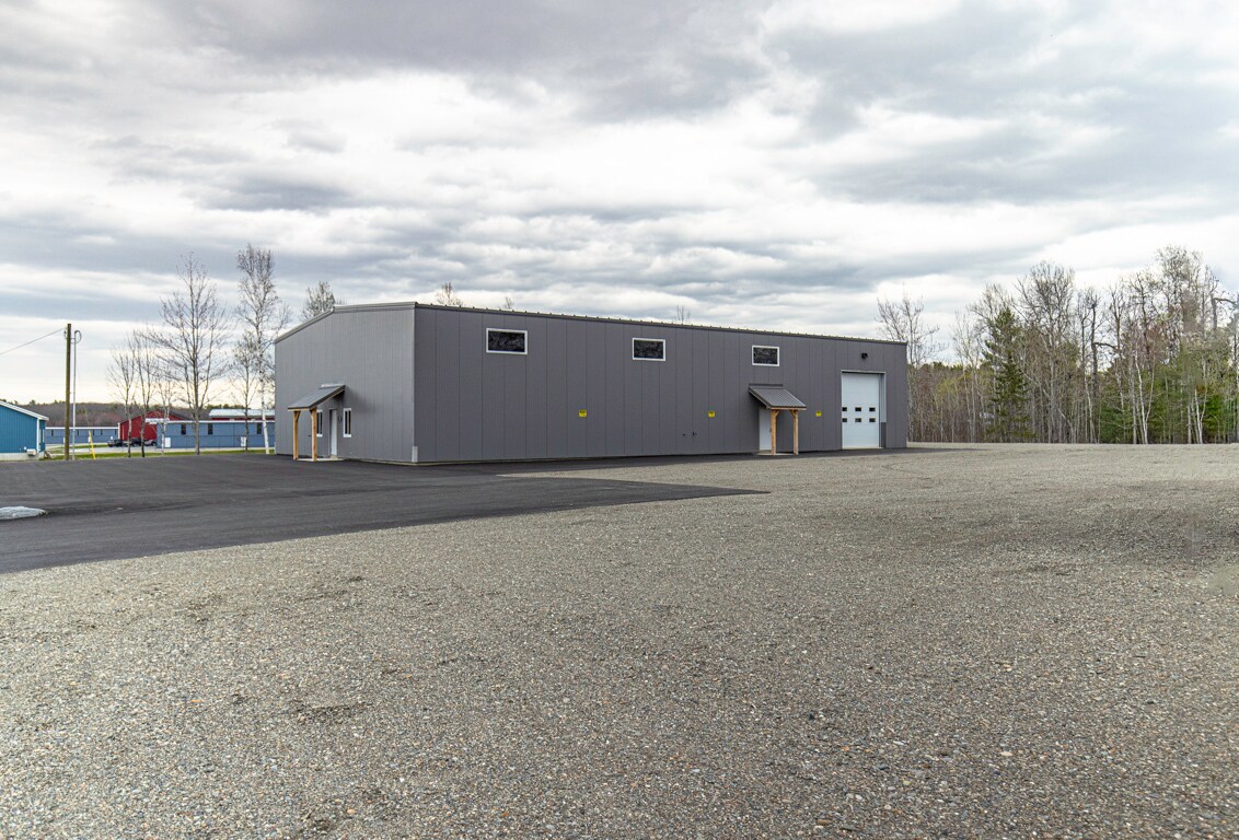 18 Wing Dr, Argyle Twp, ME for lease Interior Photo- Image 1 of 12