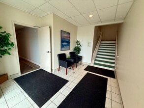 1170 Old Henderson Rd, Columbus, OH for lease Building Photo- Image 2 of 8