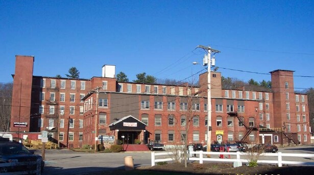 20 Canal St, Franklin, NH à louer - Photo du bâtiment - Image 2 de 6