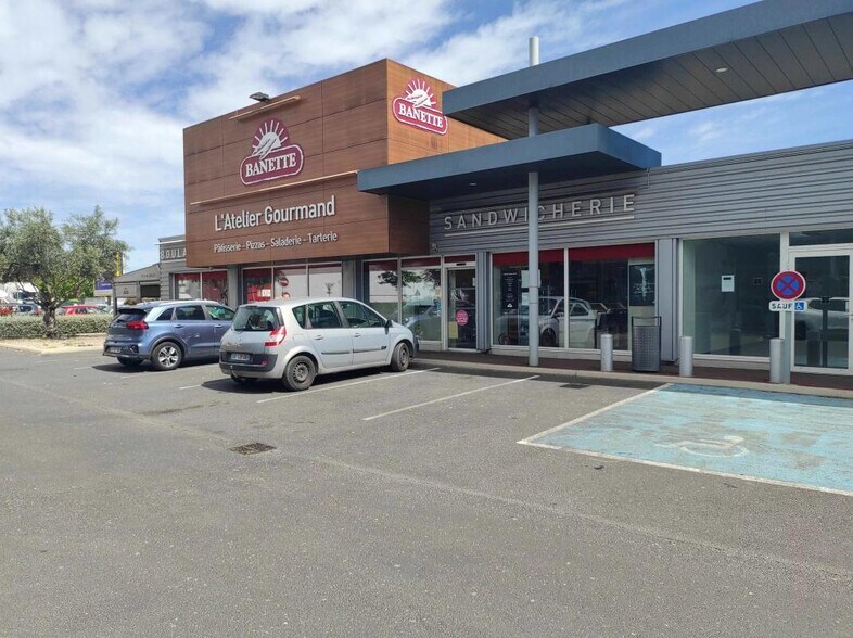 Retail in Agde for sale - Building Photo - Image 2 of 6