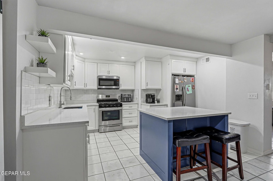 10540 Socorro Rd, Socorro, TX for sale - Interior Photo - Image 2 of 45