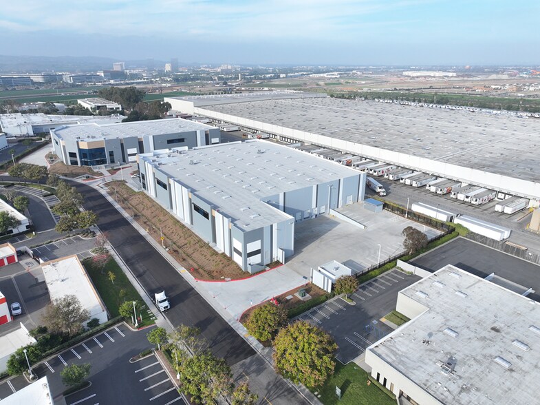 23 Hughes, Irvine, CA for lease - Building Photo - Image 2 of 5