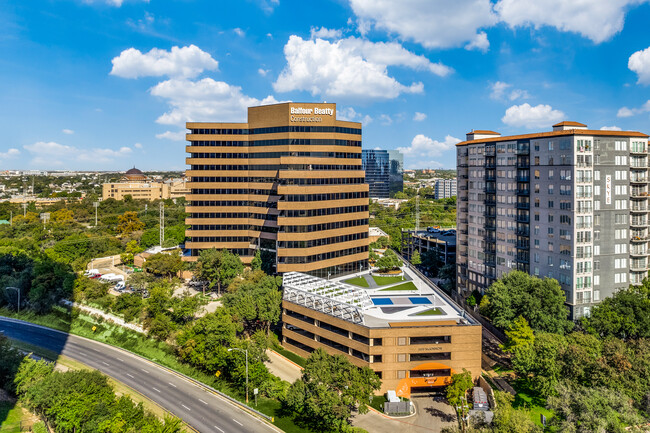 Plus de détails pour 3100 McKinnon St, Dallas, TX - Bureau à louer