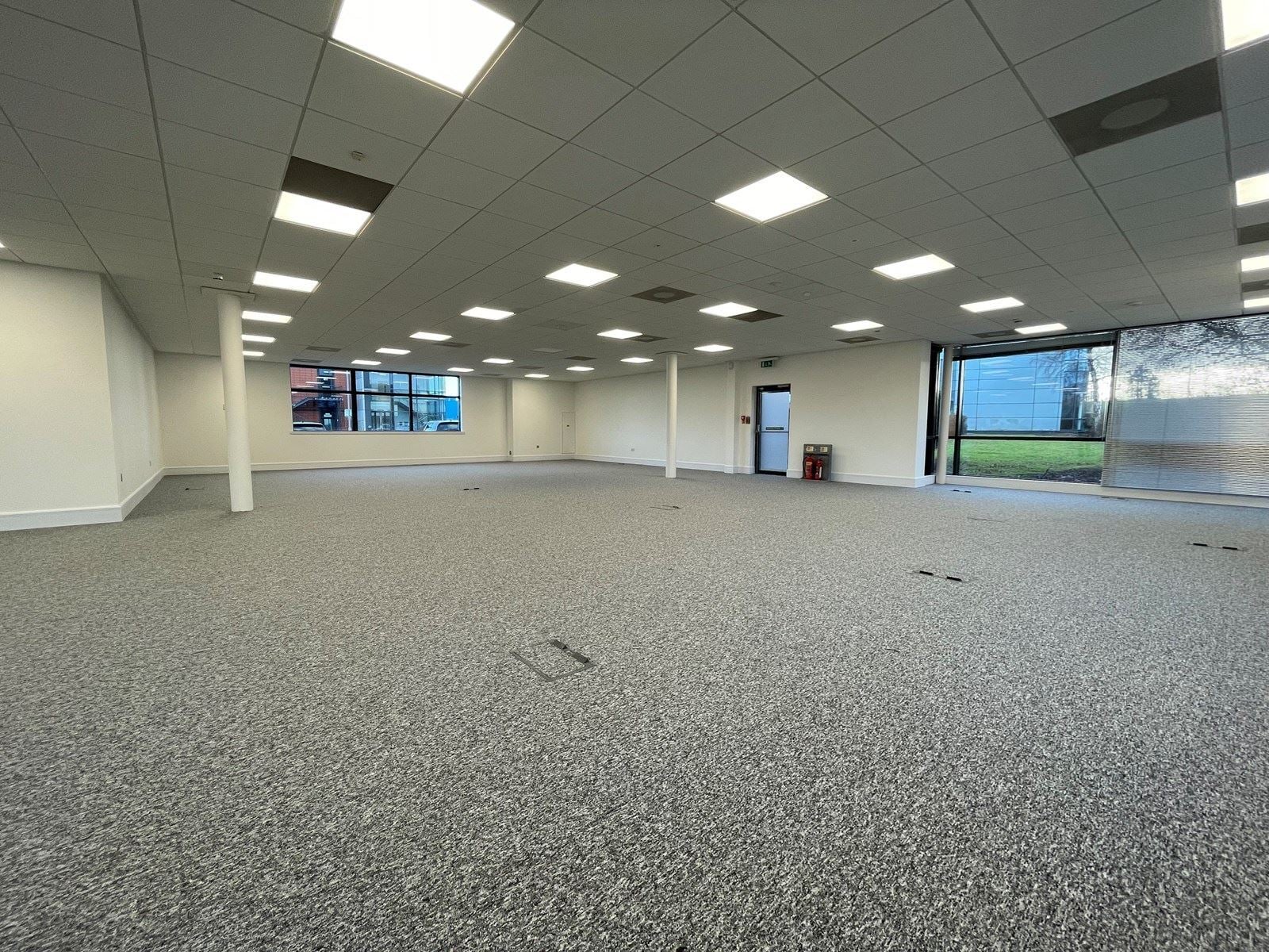 Dyce Dr, Dyce for lease Interior Photo- Image 1 of 2