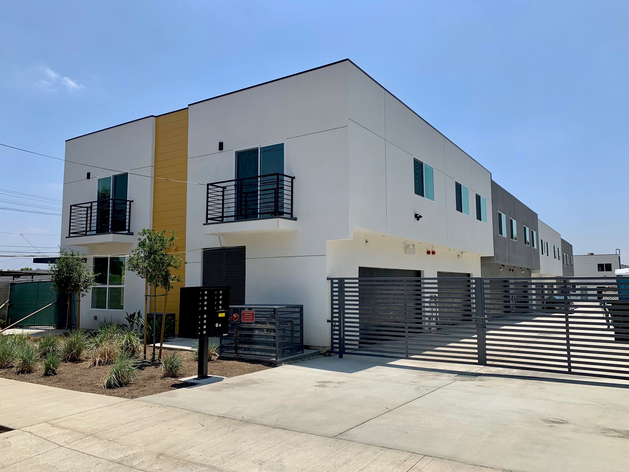 12647-12649 N Bradley Ave, Sylmar, CA for sale Primary Photo- Image 1 of 31