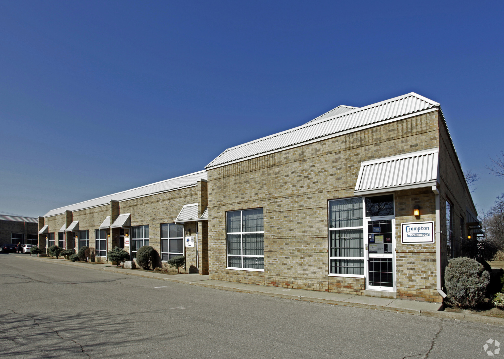 7528-7550 Bath Rd, Mississauga, ON for lease Primary Photo- Image 1 of 3