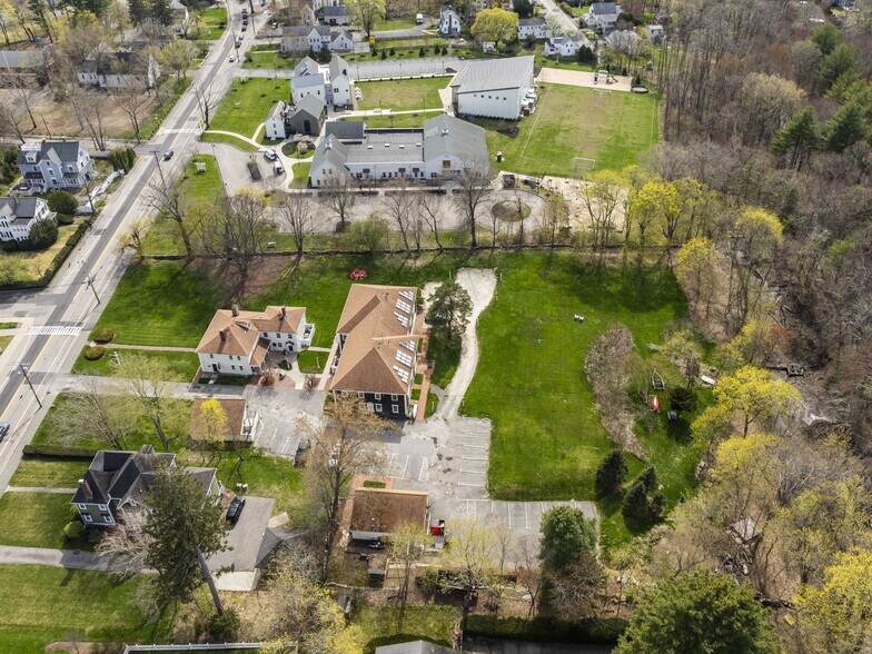 21 Eliot St, Natick, MA à vendre - Photo du bâtiment - Image 2 de 33