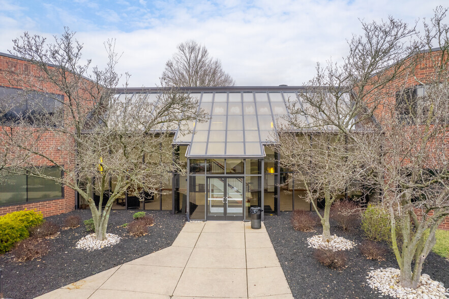 740 Springdale Dr, Exton, PA for lease - Building Photo - Image 1 of 7