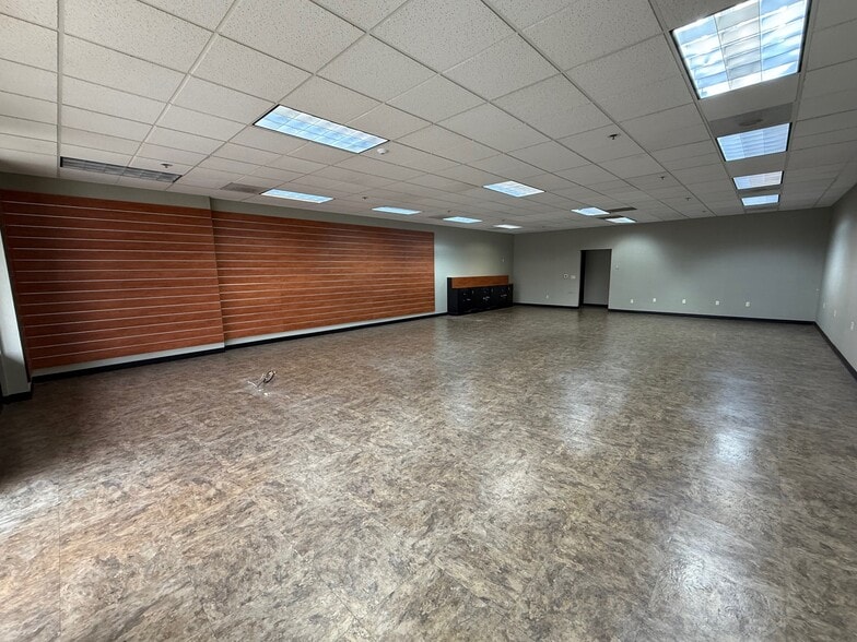 1130-1148 Wallace Rd NW, Salem, OR for lease - Interior Photo - Image 3 of 9