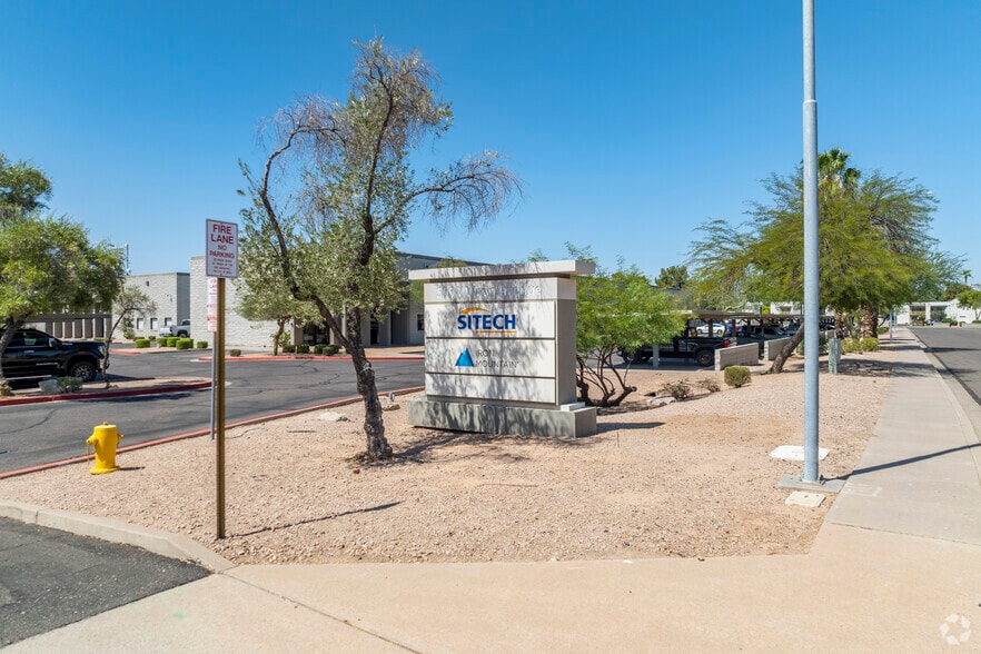 555 W Iron Ave, Mesa, AZ à louer - Photo du bâtiment - Image 2 de 5