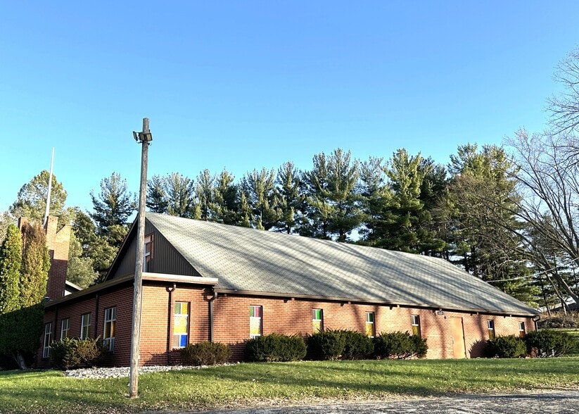 6103 Forest Hills Rd, Rockford, IL à vendre - Photo du bâtiment - Image 2 de 22