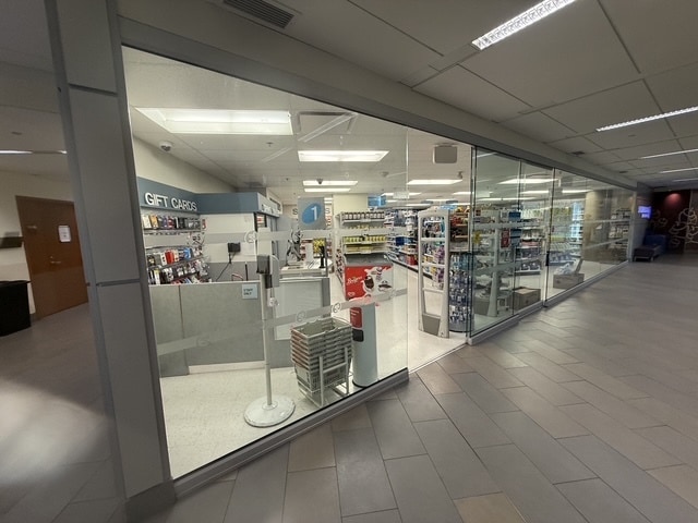 9750 140 St, Surrey, BC for lease - Primary Photo - Image 1 of 6