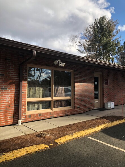 150 Hazard Ave, Enfield, CT for sale - Building Photo - Image 1 of 1