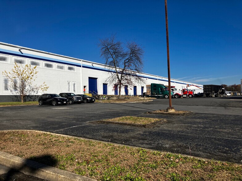 2240 & 2270 Beaver Rd, Landover, MD for lease - Building Photo - Image 1 of 9