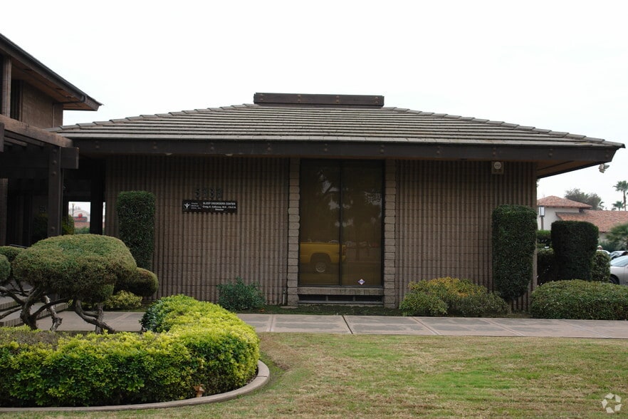 5333 W Hillsdale Ave, Visalia, CA à vendre - Photo du bâtiment - Image 3 de 4