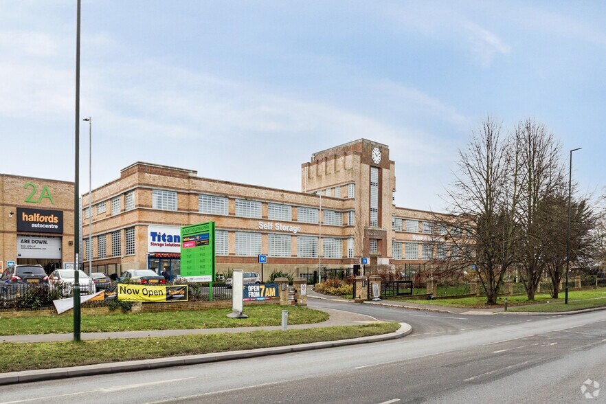 Edgington Way, Sidcup à louer - Photo du bâtiment - Image 3 de 3