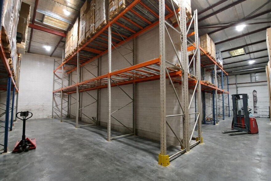 Flex in Toulouse for lease - Interior Photo - Image 3 of 10