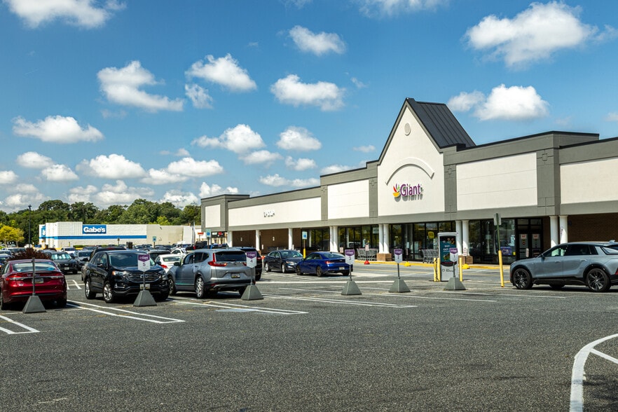 7940-7992 Crain Hwy, Glen Burnie, MD for lease - Building Photo - Image 1 of 2