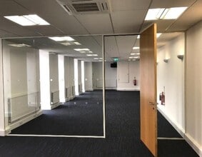 12-15 Packhorse Rd, Gerrards Cross à louer Photo intérieure- Image 2 de 4