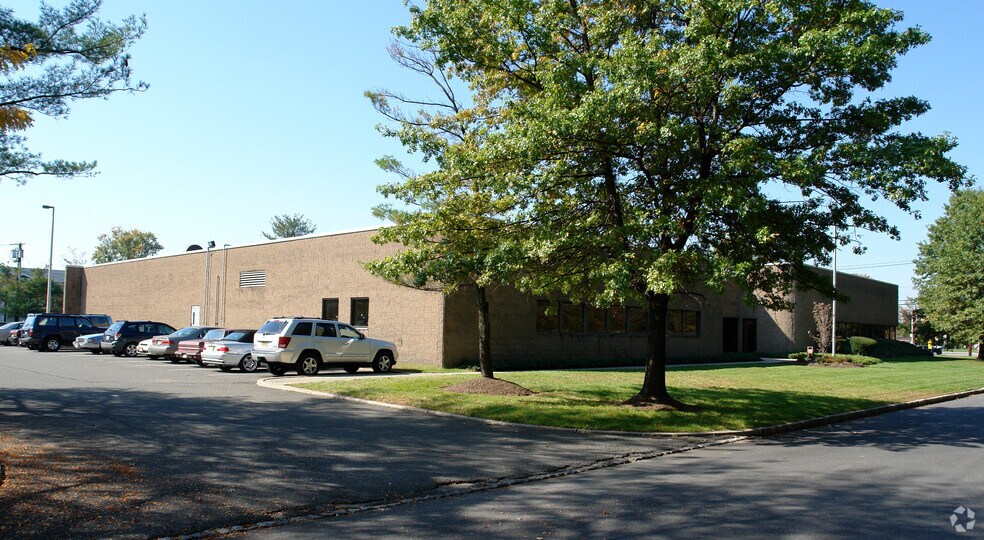 264 Passaic Ave, Fairfield, NJ à louer - Photo du bâtiment - Image 2 de 7
