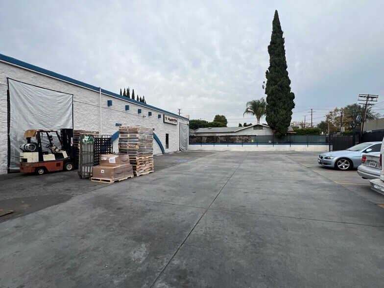 8803-8811 Amigo Ave, Northridge, CA à louer - Photo du bâtiment - Image 2 de 18